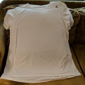 Send Offers! Like new! Reebok 1X white t-shirt